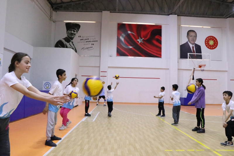 Şanlıurfa’da Ramazan ayında voleybola yoğun ilgi