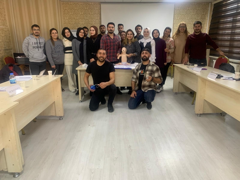 Şanlıurfa'da sağlık personeline "Hastane Öncesi Obstetrik Aciller Eğitimi"