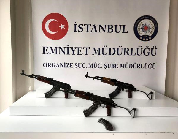 Şanlıurfa'dan Gönderilen Kargodan Kalaşnikof Silahlar Çıktı