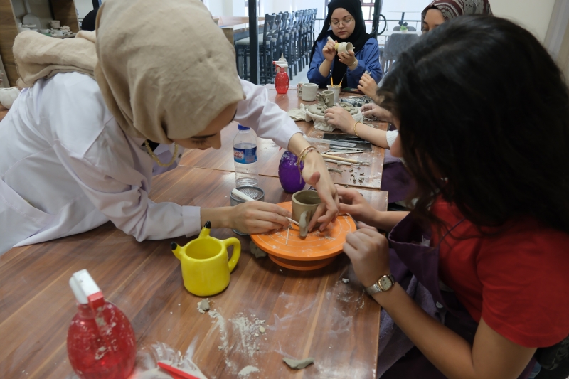 ŞANLIURFALI KADINLARIN ESERLERİ GÖRENLERİ BÜYÜLÜYOR