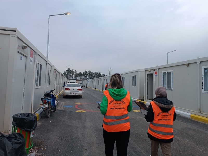 ŞANLIURFALI KADINLAR ÜRETTİKLERİ BEZ BEBEKLERİ ADIYAMAN’A GÖNDERDİ