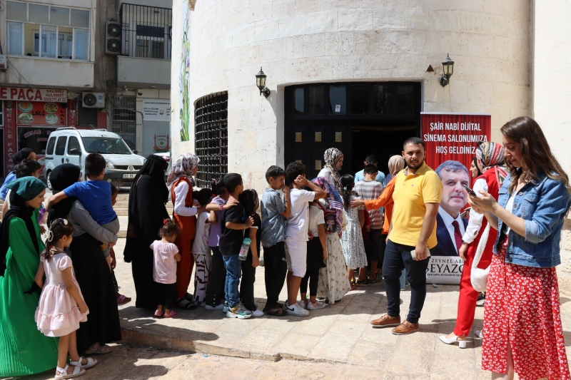 ŞANLIURFALI MİNİK ÇOCUKLAR DİJİTAL SİNEMAYI ÇOK SEVDİ