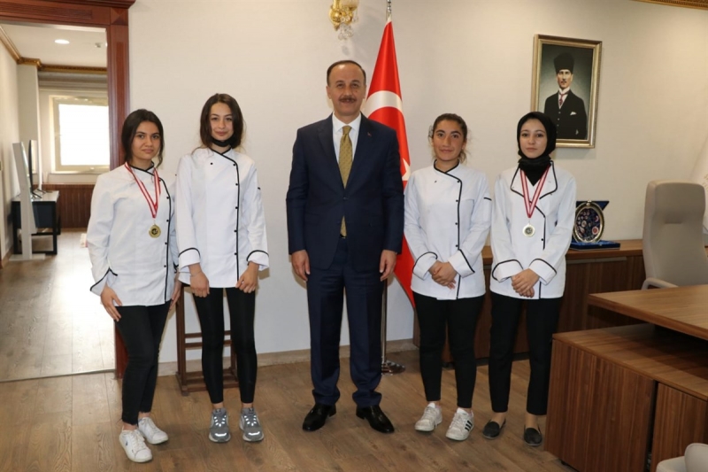 Şanlıurfalı Öğrenciler Bolu’dan Birincilikle Döndüler