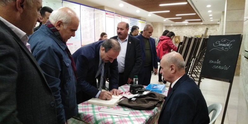 ŞANLIURFALI RESSAMLAR SERGİSİ BÜYÜK İLGİ GÖRDÜ.