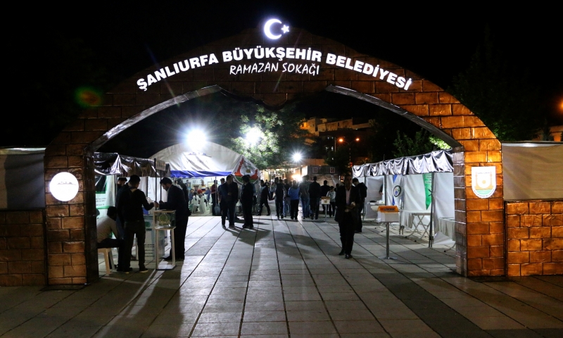 Şanlıurfalıların İftar Sonrası Adresi Ramazan Sokağı Oldu