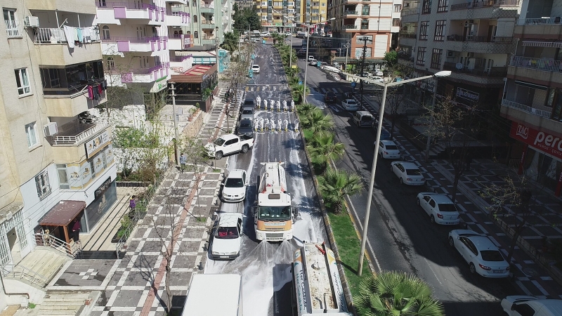 SEFERBERLİK SÜRÜYOR: YUNUS EMRE CADDESİ PIRIL PIRIL