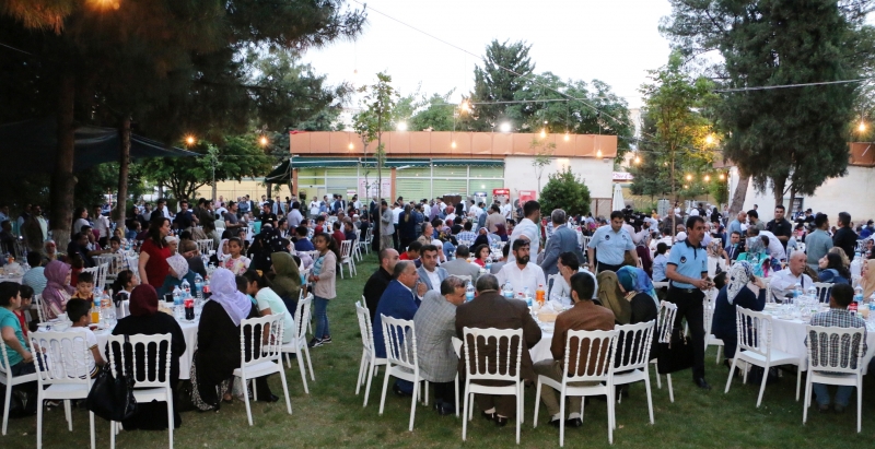 Şehit Yakınları ve Gaziler Büyükşehirin İftar Sofrasında Buluştu