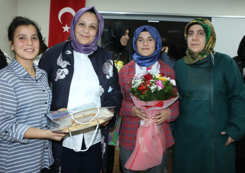 Sema Çiftçi Kız Çocuklarımızın Eğitimine Önem Veriyoruz