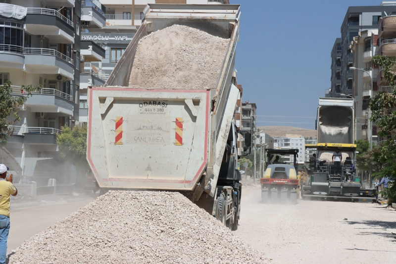 ŞENEVLER MAHALLESİNDE ASFALT ÖNCESİ ZEMİN SAĞLAMLAŞTIRMA ÇALIŞMASI