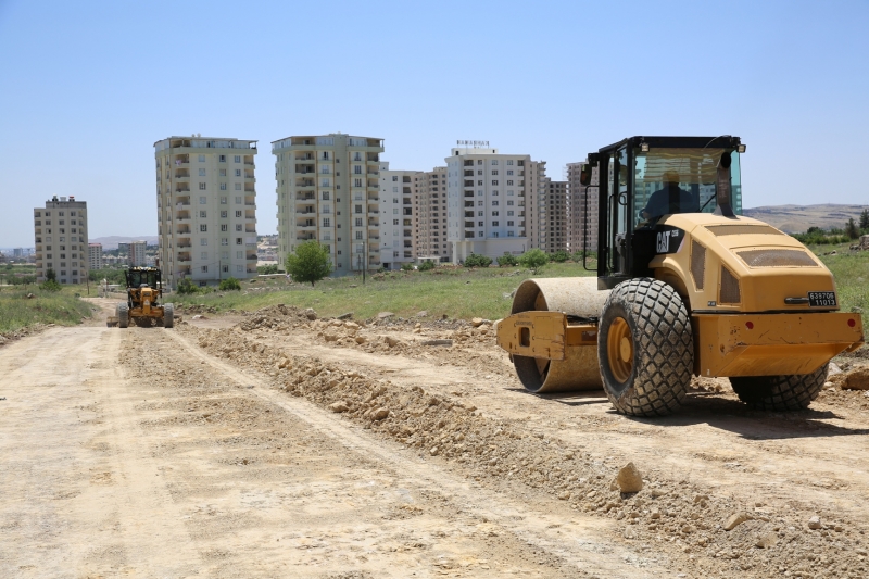 SEYRANTEPE MAHALLESİNDE YOL AĞI GENİŞLİYOR