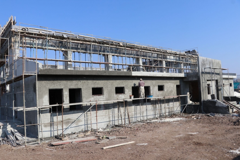 SEYRANTEPE'DE KAPALI SPOR KOMPLEKSİ YÜKSELİYOR