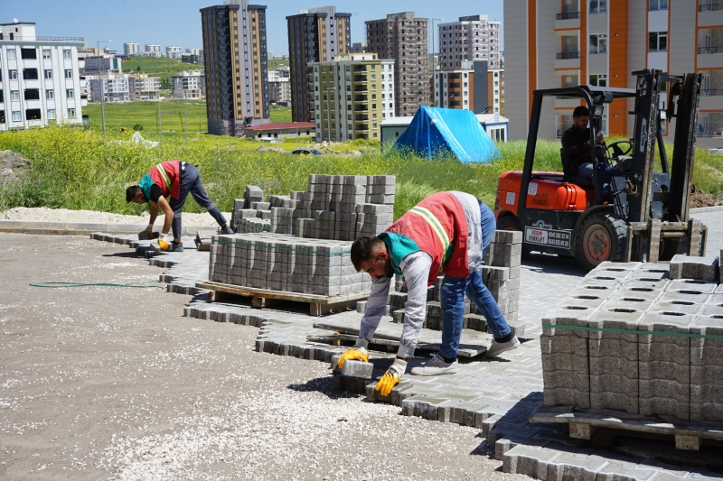 SEYRANTEPE’DE YENİ YOLLAR KİLİTLİ PARKE İLE DÖŞENDİ