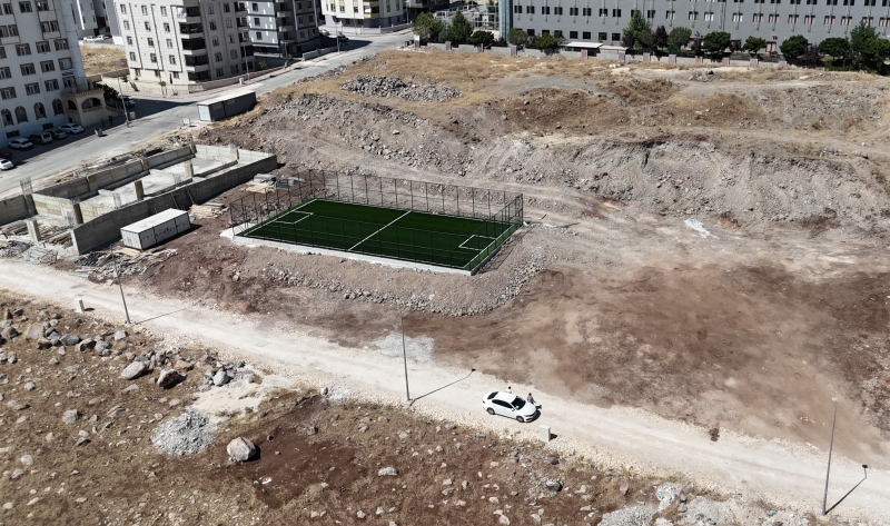 SEYRANTEPE’YE YENİ SEMT SAHASI