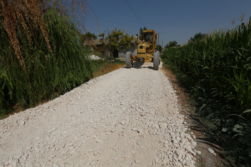 SIFIR YOL SORUNU İÇİN EKİPLER KIRSALDAN ÇIKMIYOR