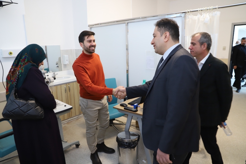 Solmaz, Suruç Devlet hastanesini yerinde değerlendirdi.