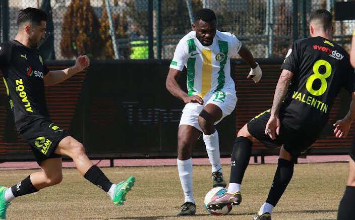 Son Dakika Penaltısıyla Berabere. Verilmeyen kırmızı kart ve penaldı. Uydurma bir penaltı sonucu tek puan