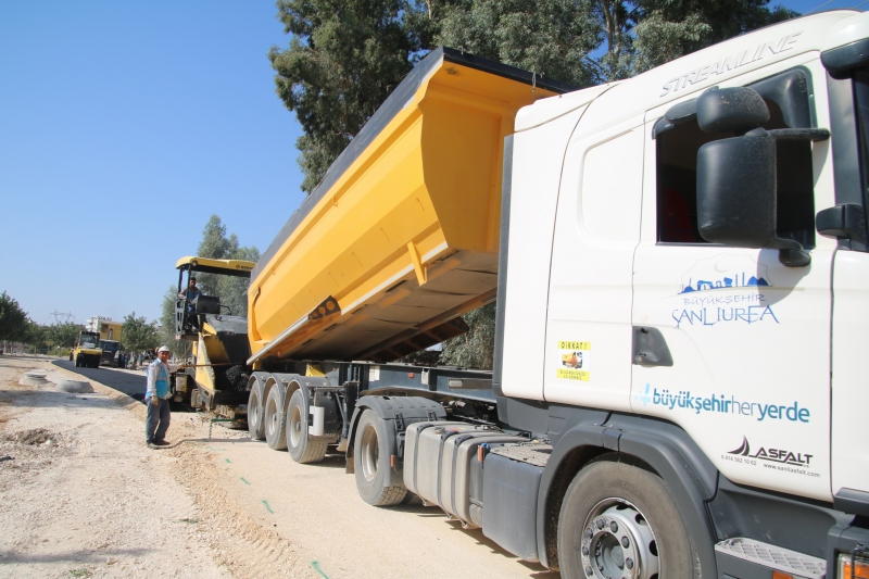 STANDART CADDE YEŞİLOĞLU BULVARI ASFALTLANIYOR