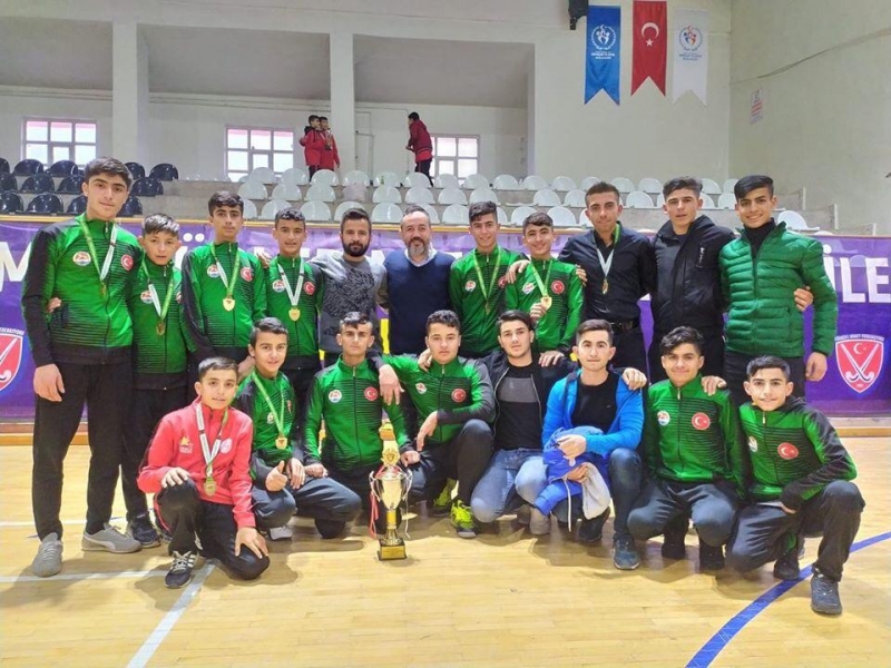 SURUÇLU GENÇLERDEN TÜRKİYE BİRİNCİLİĞİ