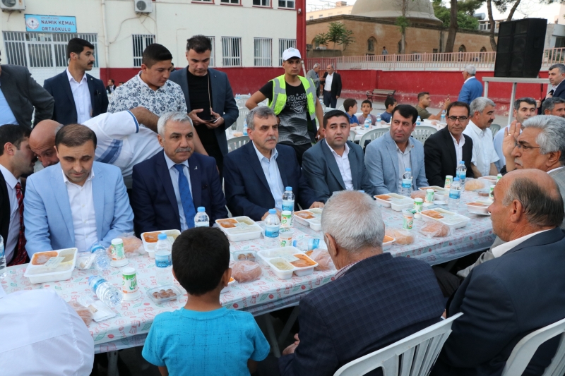 Suruçlular Büyükşehir'in Kardeşlik Sofrasında Buluştu