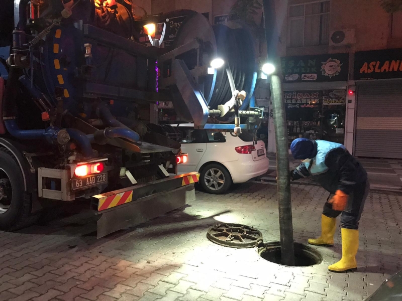 ŞUSKİ, SOKAĞA ÇIKMA YASAĞINDA BAKIM ONARIM YAPTI