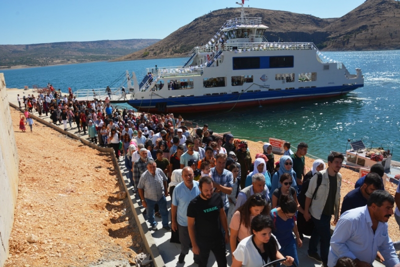 Takoran vadisine tekne turları devam ediyor