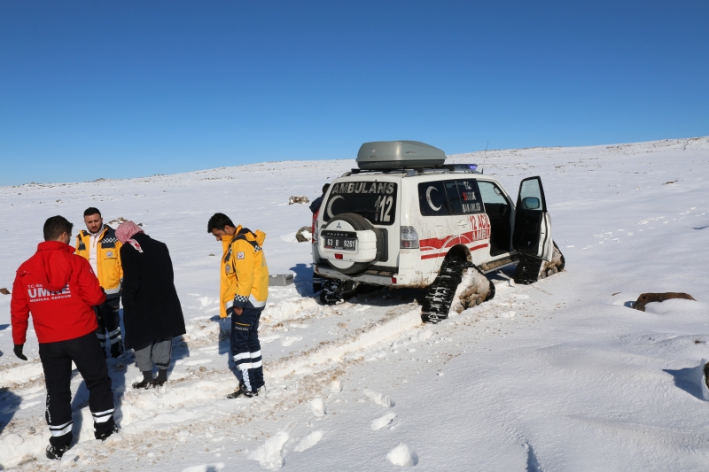 Tam donanımlı 4X4 arazi ve paletli ambulanslarımızla 7/24 hizmet vermekteyiz.