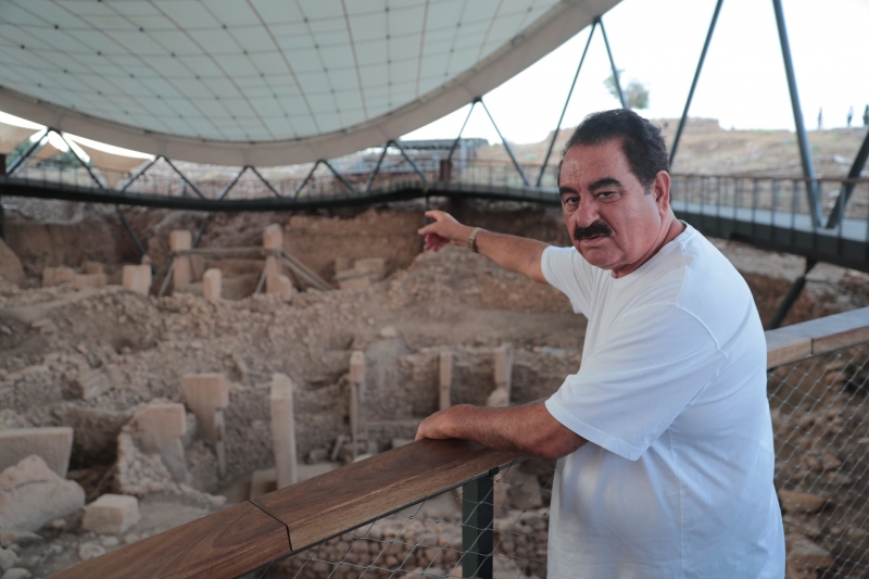 Tatlıses'ten İş İnsanlarına Çağrı Karlı Bir Yatırım İçin Şanlıurfa Sizi Bekliyor