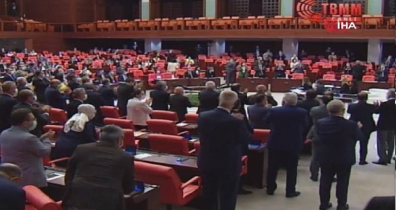 TBMM ayakta alkışladı