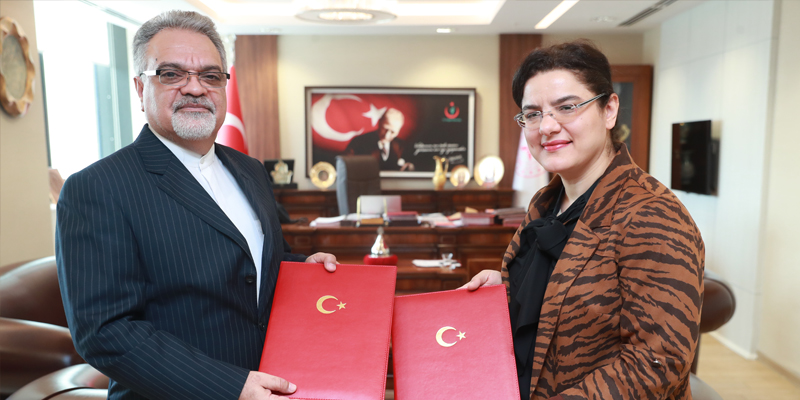 Türkiye’den İran’a Koronavirüs Yardımı