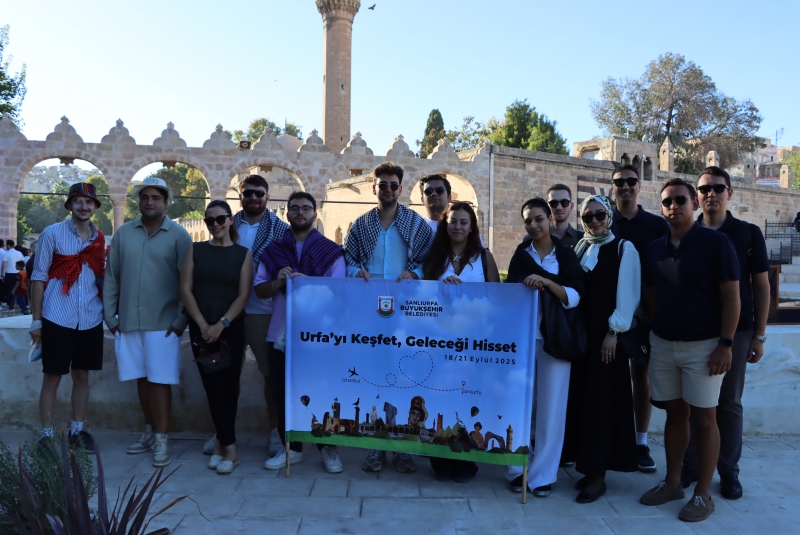 ÜNİVERSİTELİ ÖĞRENCİLER, BÜYÜKŞEHİR İLE URFA’YI KEŞFETTİ