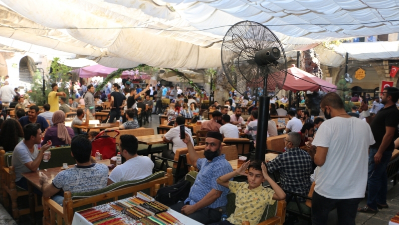 URFA AHENGİ TOPLULUĞU GÜMRÜK HAN'DA KONSER VERDİ