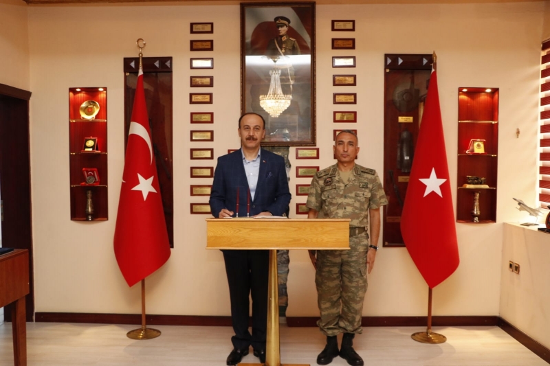 Vali Erin Garnizon Komutanlığını Ziyaret Etti