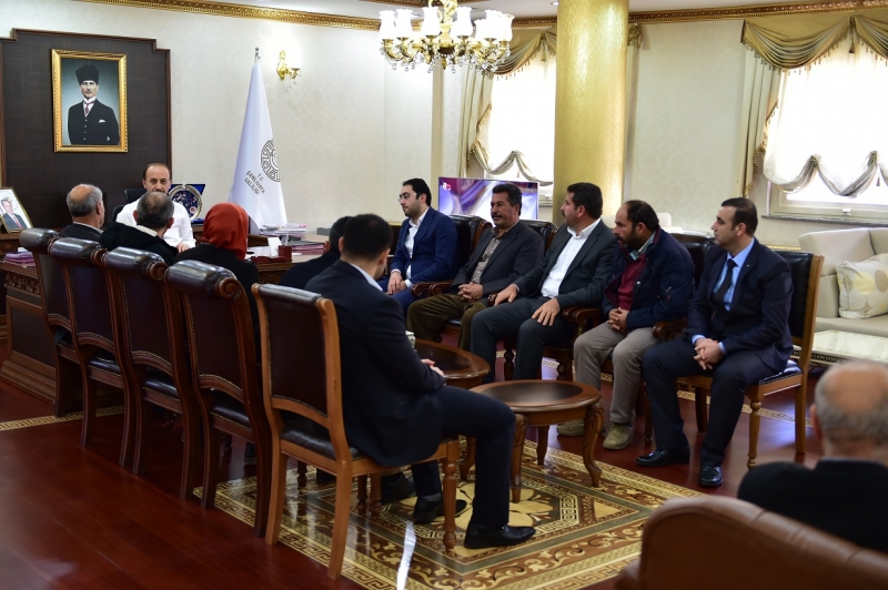 Vali Erin Halk Gününde Yüzlerce Vatandşı Ağırlıyor