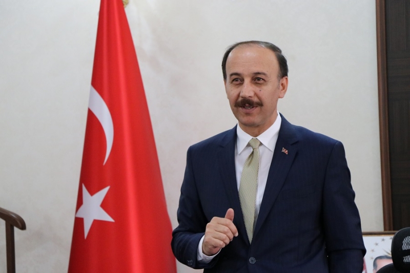 Vali Erin, Kadir Gecesini Tebrik Etti