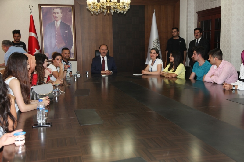 Vali Erin, Mardinli Öğrencileri Kabul Etti