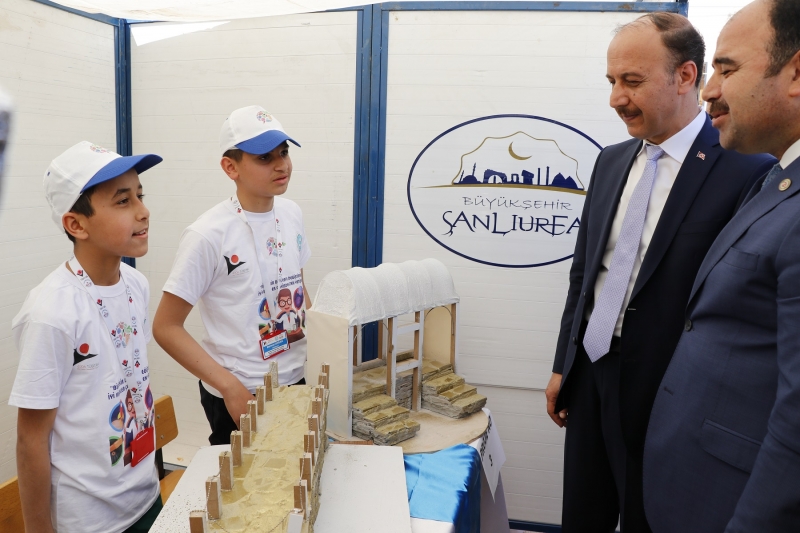 Vali Erin Öğrencileri Yalnız Bırakmadı