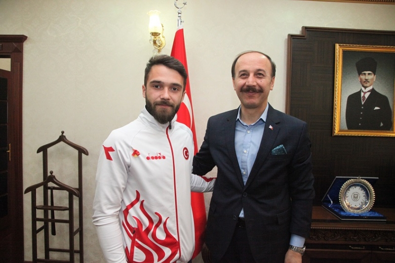 Vali Erin, Şampiyon Sporcuyu Kabul Etti