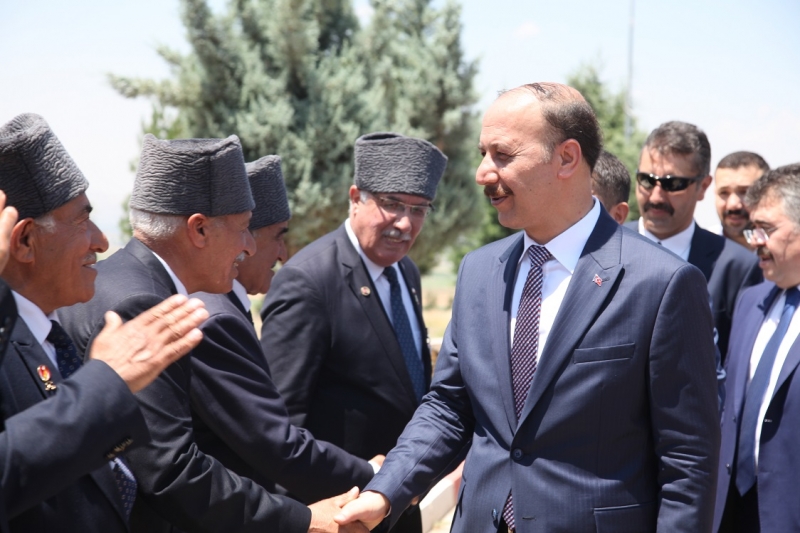 Vali Erin Törenlere Vatandaşın İştirakine Dikkat Çekti