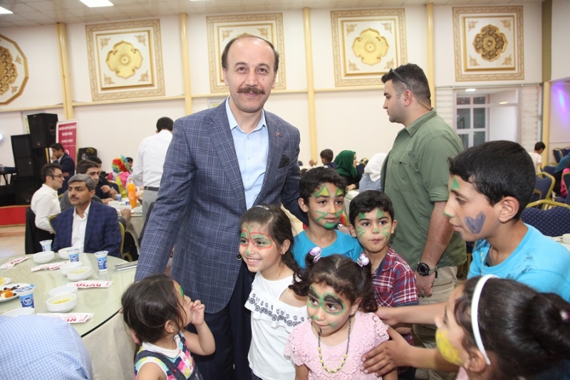 Vali Erin, Yetimlerle Birlikte İftar Açtı