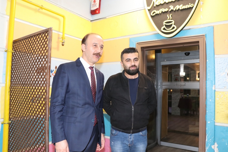 Vali Erin'den Gece Yarısı Esnaf Ziyareti