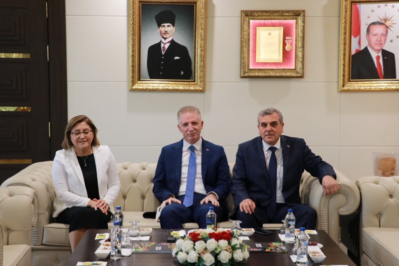 VALİ GÜL VE BAŞKAN FATMA ŞAHİN’DEN BAŞKAN BEYAZGÜL’E ZİYARET