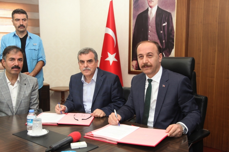 Valilik-Belediye İşbirliğinde 90 Km Köy Yolu Yapılacak