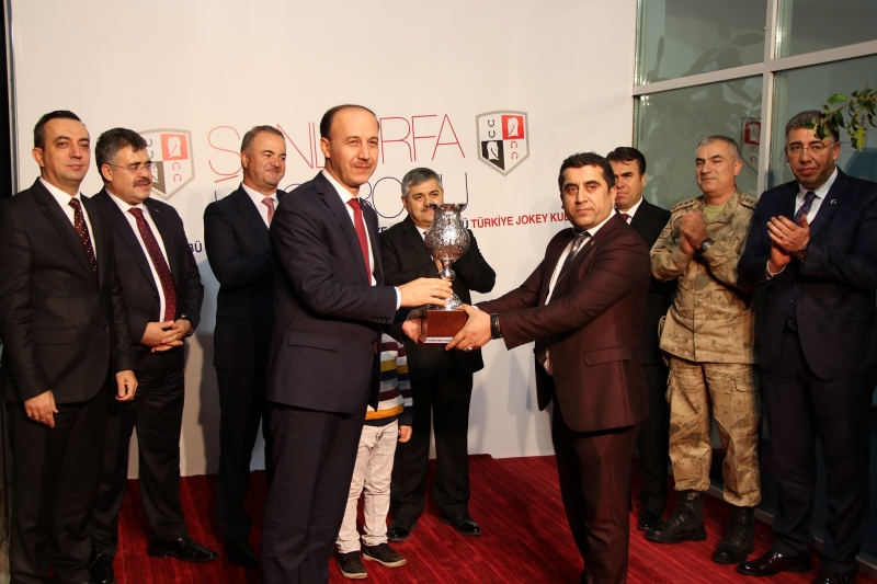 Valilik Koşusunu Poyraz Ateşi Kazandı