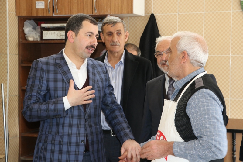 Vatandaşlar Başkan Adayı Baydilli'yi Bağrına Basıyor