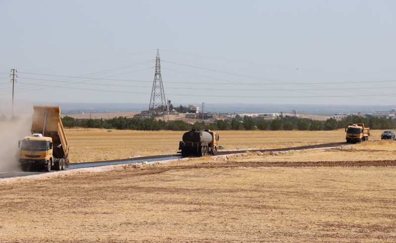 Viranşehir kırsalında asfalt çalışması