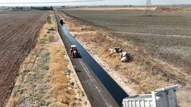 VİRANŞEHİR’DE BİR GRUP YOLU DAHA ASFALTLANIYOR