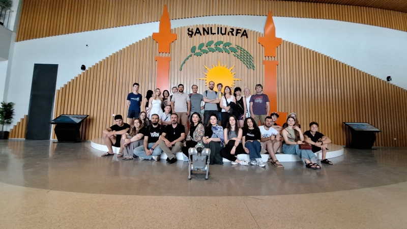 YABANCI ÖĞRENCİLER, ŞANLIURFA BİLİM MERKEZİNDE UÇUŞ DENEYİMİ YAŞADI