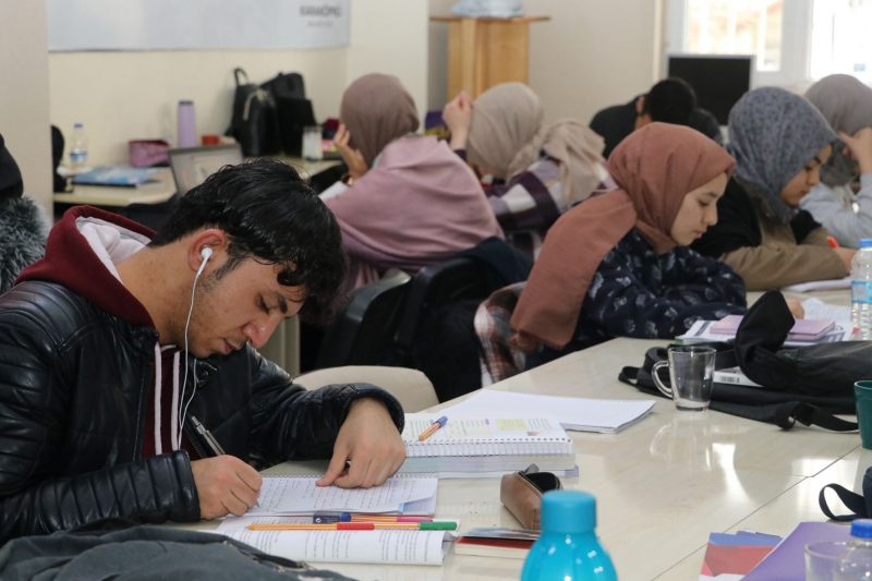 YARIYIL TATİLİNDE ALTERNATİF DERS ÇALIŞMA ORTAMI: KARAKÖPRÜ OKUMA SALONLARI