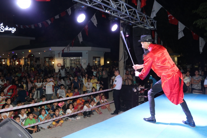 Yaşam Sokağında Çocuklar İlluzyon Gösterisyle Eğlendi