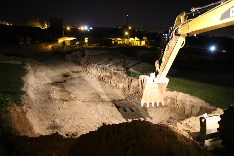 YENİ YOLLAR İÇİN EKİPLER GECE MESAİSİNDE